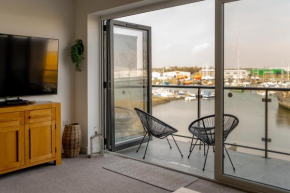 Large Modern Scenic 4 Bedroom Townhouse